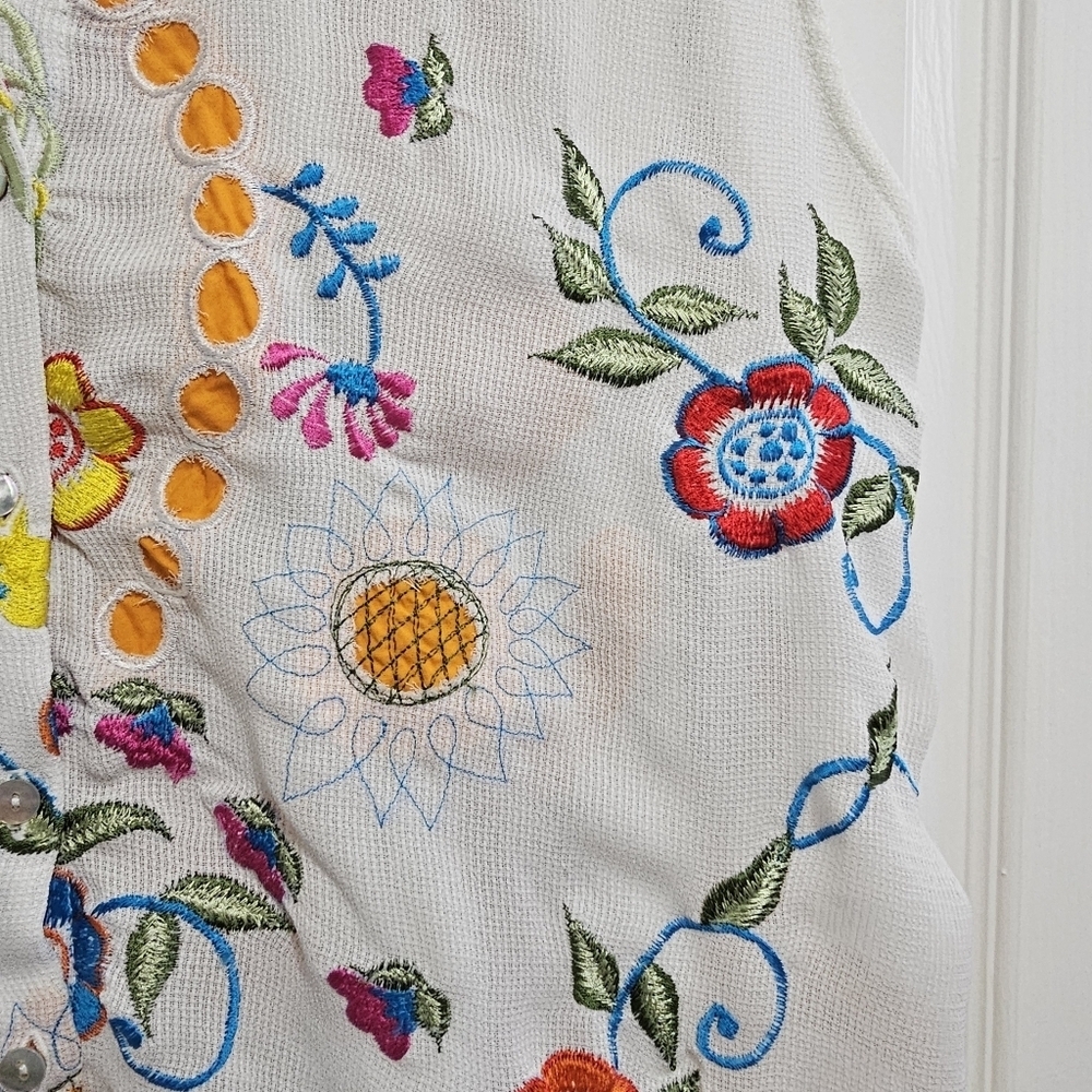 Boho White Cottagecore Embroidered Floral button tank top Large - Picture 14 of 14